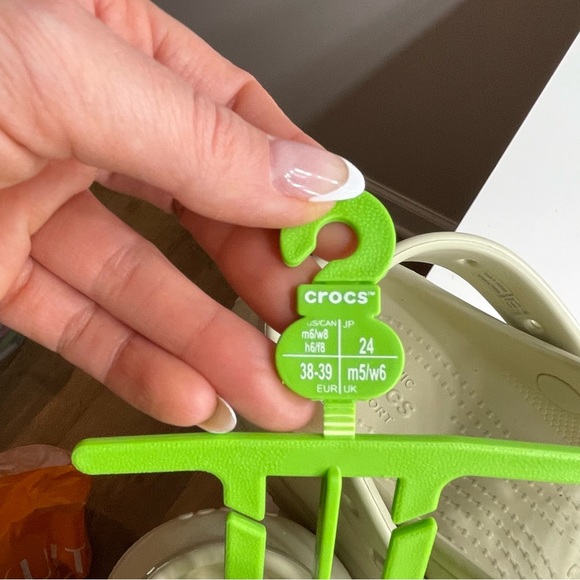 BNIB Crocs Mega Crush Sandal Tik Tok Sandals size 8 Bone NWT - Picture 9 of 16